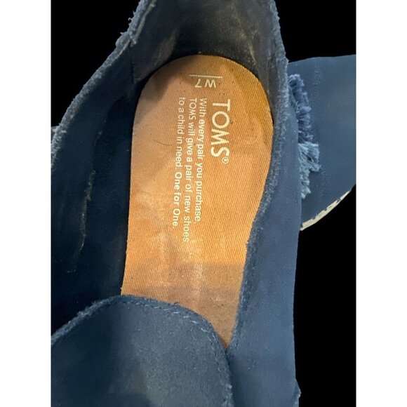 Toms Suede Tassel Shoes, Blue, Women’s W7 Super Cute & Comfortable - Picture 7 of 8